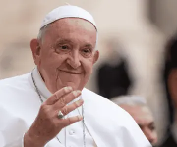Papa Francisco agradece muestras de apoyo tras crisis respiratoria