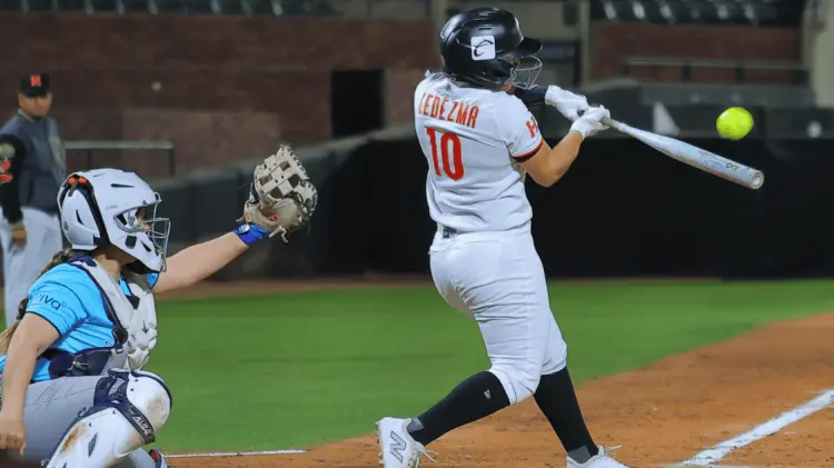 A falta de un out, Hermosillo perdió la ventaja. (CRISTIAN RUIZ/EXPRESO)