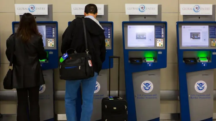 Los viajeros podrán realizar trámites desde el sitio web. (Foto: Especial/EXPRESO)