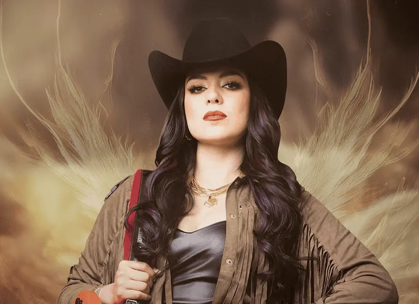 Janeth Valenzuela se reinventa con ‘Una Cosa y Otra Cosa’