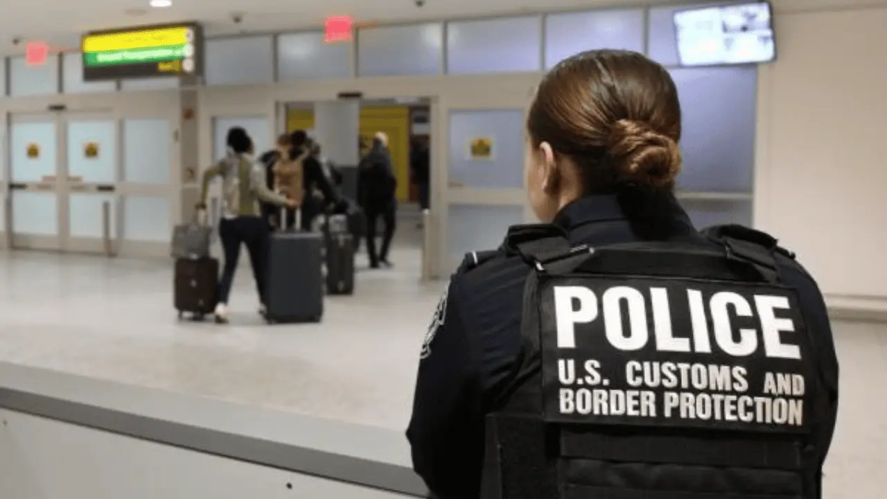 CBP colaborará con empresa privada para intensificar revisión de equipaje