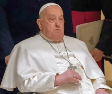 Difunden primera imagen del papa Francisco desde su hospitalización