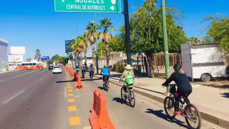 Los ciclistas deben circular por las ciclovías o al carril de extrema derecha. (ESPECIAL/EXPRESO)