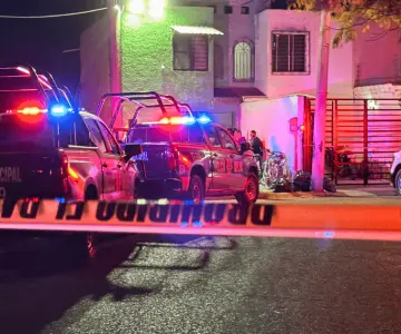 Padre muere al explotarle pirotecnia que retiró a sus hijos