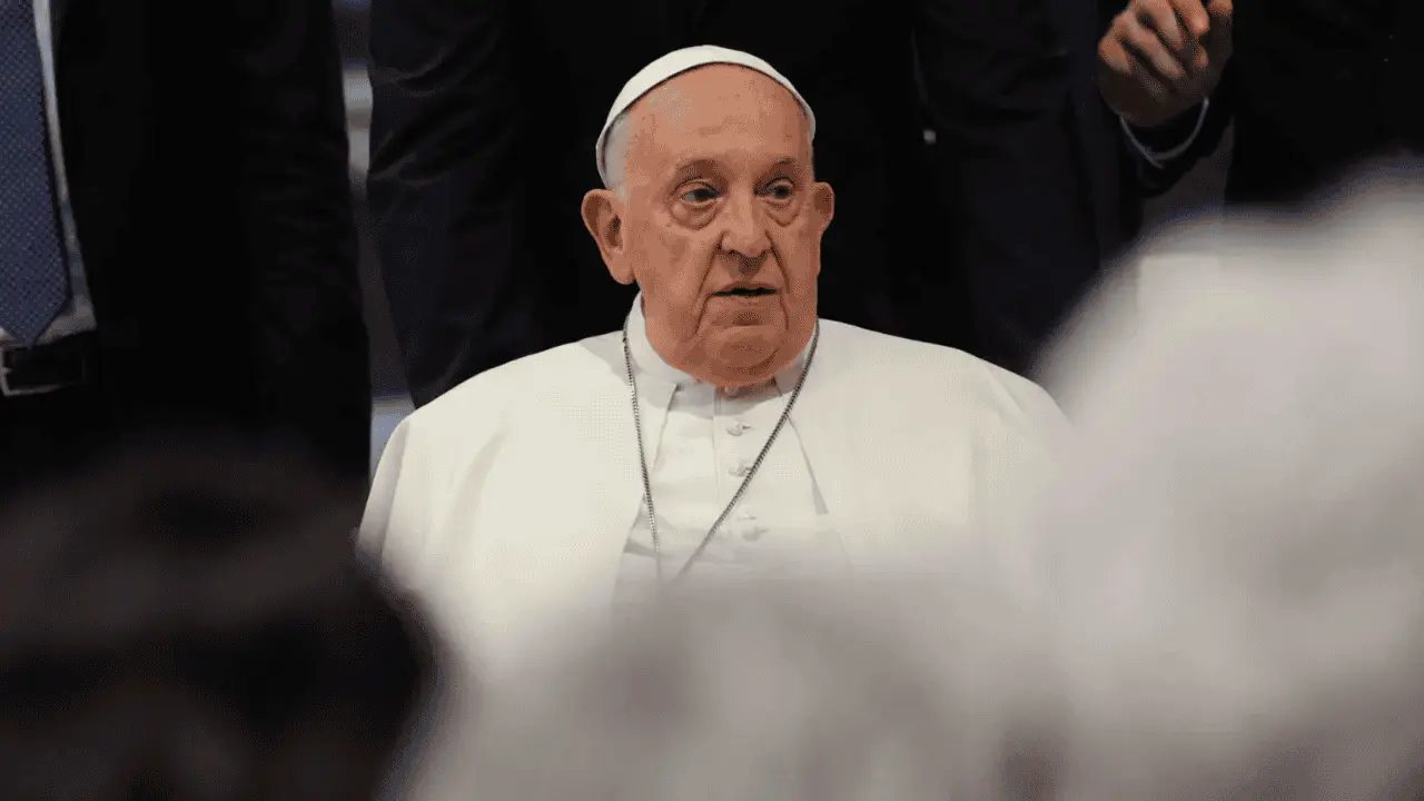 El papa Francisco sufre crisis respiratoria, reporta el Vaticano
