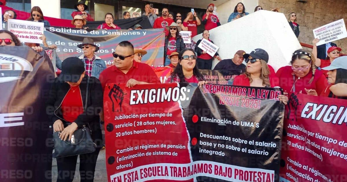 Maestros de Sonora marchan contra reforma al Issste