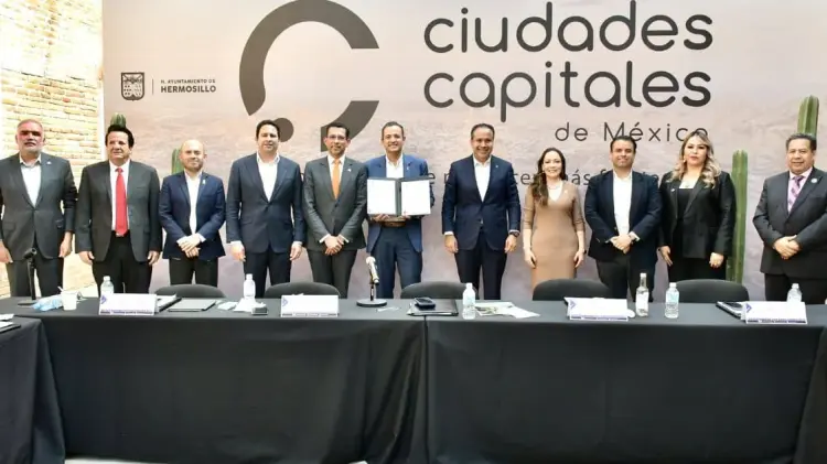 El alcalde Antonio Astiazarán fungió como anfitrión de la reunión. (Foto: Cortesía)
