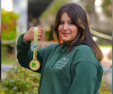 Joven sonorense gana medalla de oro en Olimpiada Nacional de Química 2025