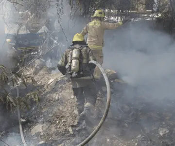 Bomberos sofocan intenso incendio en El Mariachi