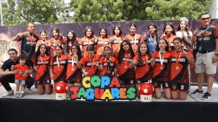 Los Jaguares del Colegio Larrea ganaron 20 medallas de oro. (JESÚS BALLESTEROS/EXPRESO)