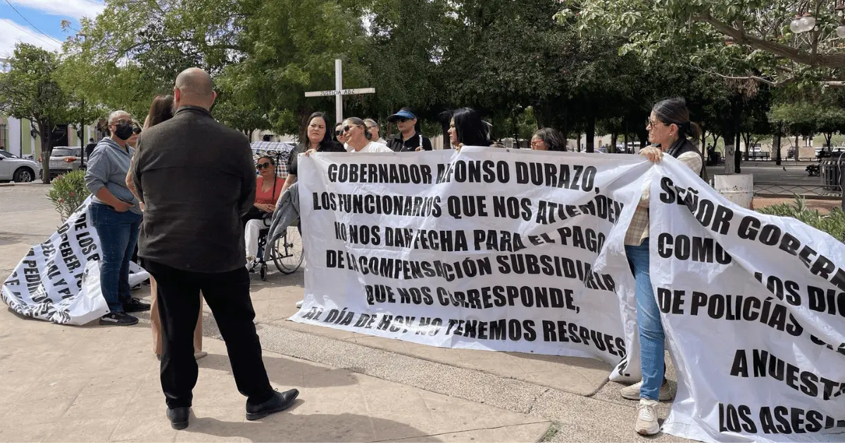 Viudas de policías protestan por apoyo