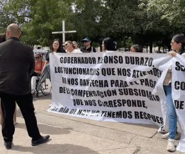 Viudas de policías protestan por apoyo