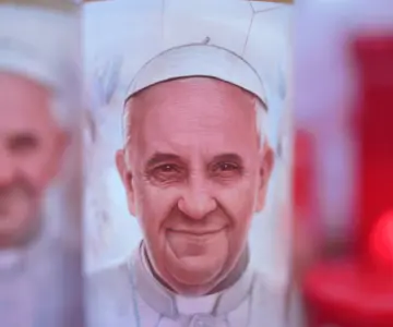 Salud del papa Francisco se mantiene estable tras 18 días de hospitalización