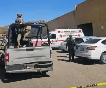 Enfrentamiento en Caborca deja tres marinos heridos y decomiso de vehículos