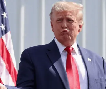 No habrá aranceles si las compañías se instalan en EU, insiste Trump