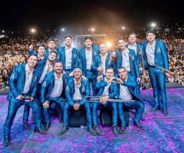 La Arrolladora Banda El Limón escapa del escenario por riña en el público