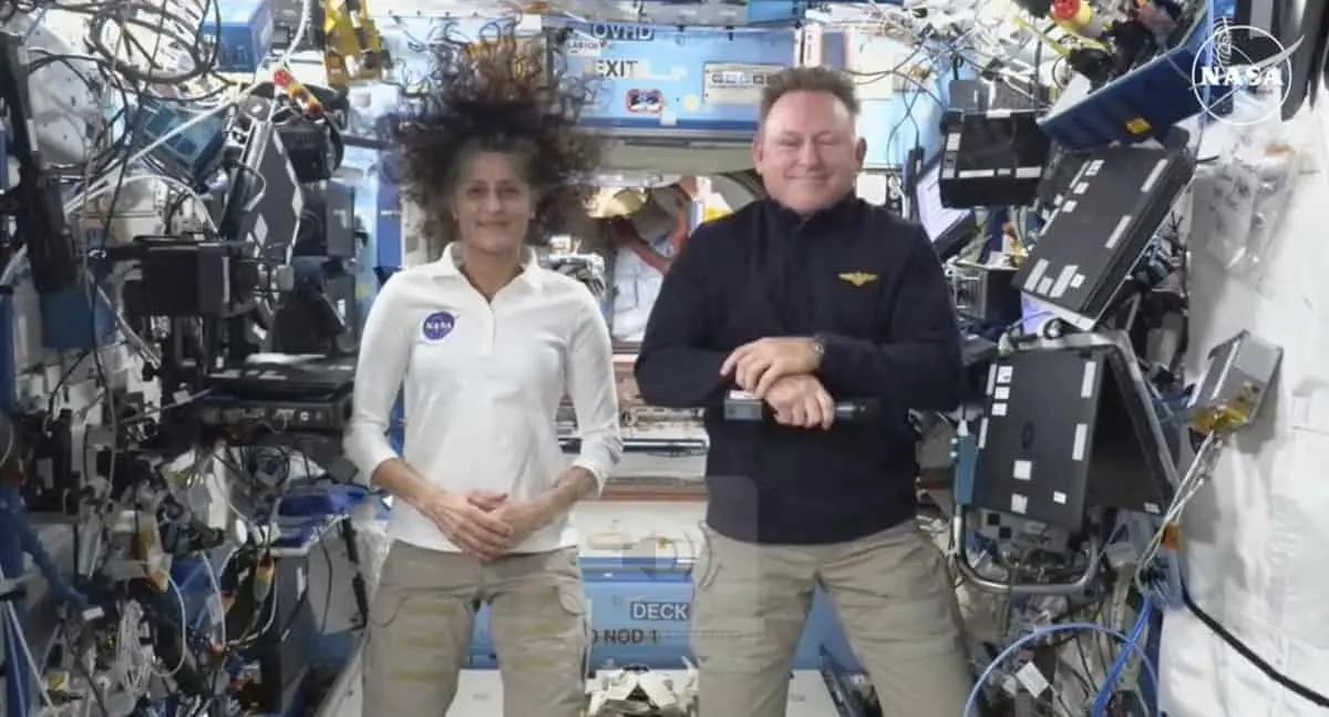 Astronautas varados podrían regresar con cápsula de SpaceX