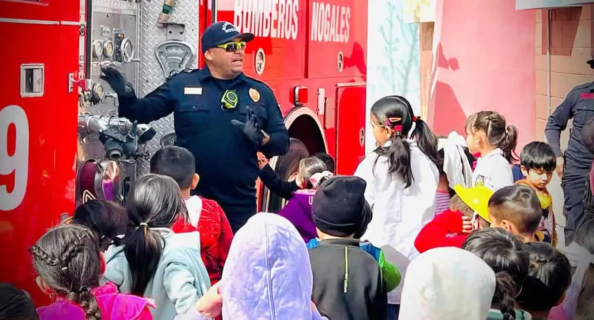 Bomberos de Nogales imparten pláticas de prevención en jardines de niños