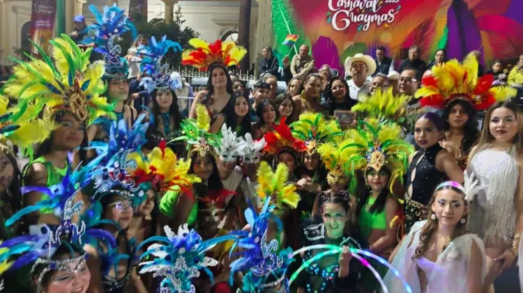 En el carnaval participaron 16 comparsas con más de 900 personas. (Foto: Blanca Ruelas/EXPRESO)