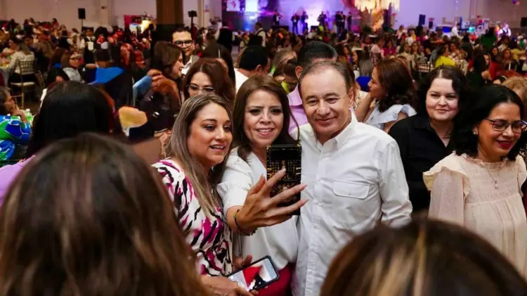 El mandatario destacó que se da un paso para erradicar la violencia de género. (Especial/EXPRESO).