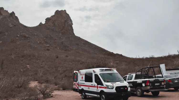 Elementos de emergencia auxiliaron al hombre este jueves. (Foto: Especial/Cortesía)