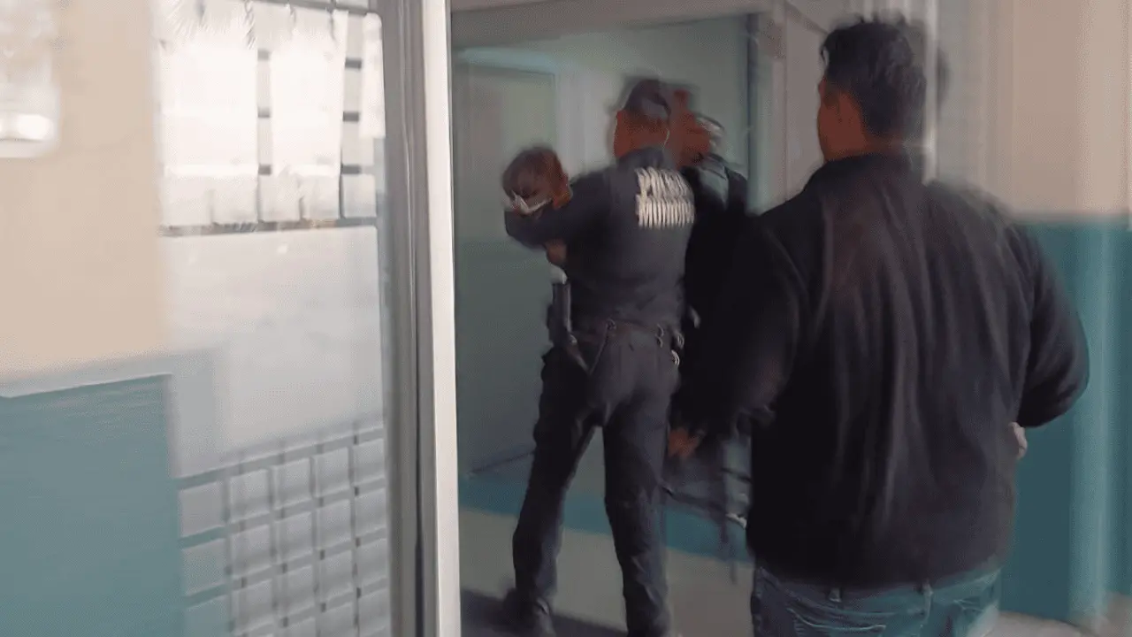 Policías salvan a niña de tres años que sufrió asfixia por atragantamiento