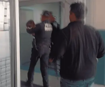 Policías salvan a niña de tres años que sufrió asfixia por atragantamiento