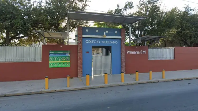 Padres de familia acudieron a retirar a sus hijos ante el peligro. (Foto: Google Maps)