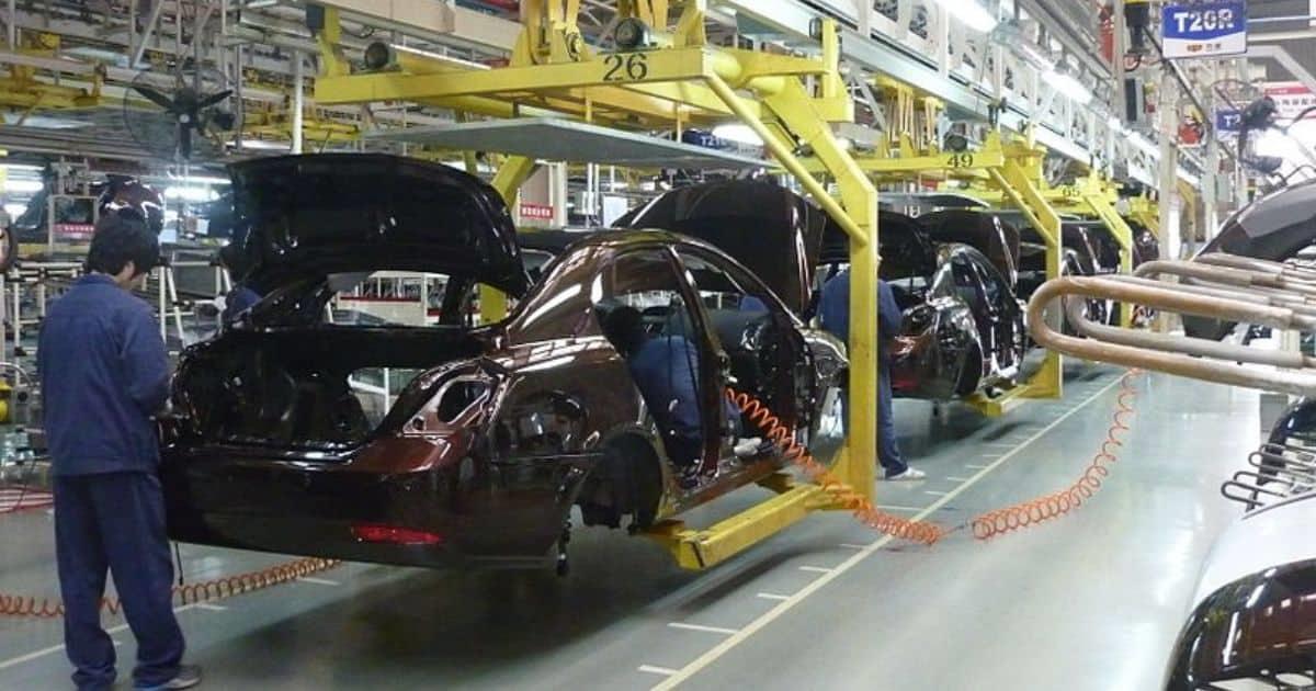 Industria automotriz resiste ante presiones arancelarias