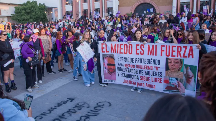 Salieron a las calle de Hermosillo en el marco del Día Internacional de la Mujer. (Lidia Fonseca)