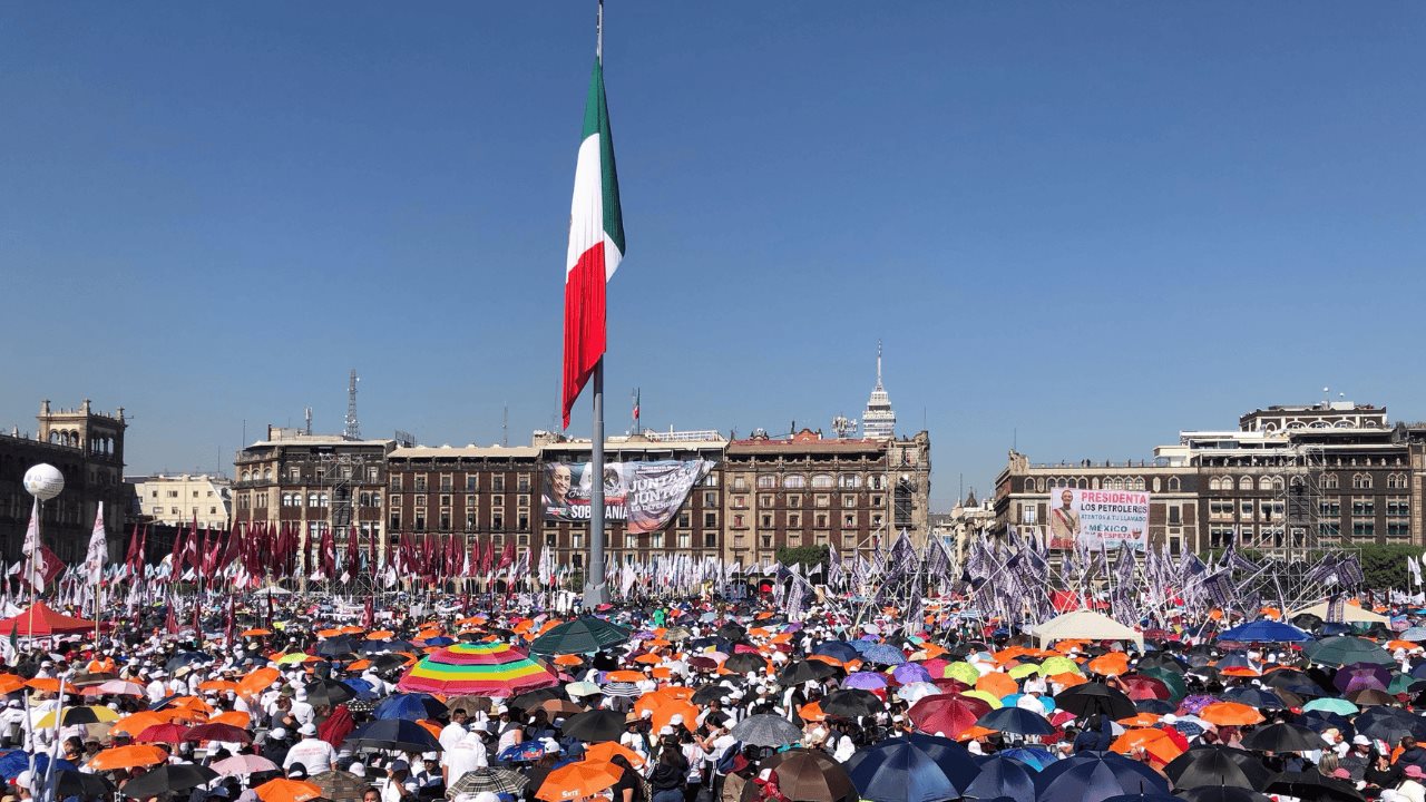 VIDEO | Mexicanos se reúnen en el Zócalo para asamblea de Sheinbaum