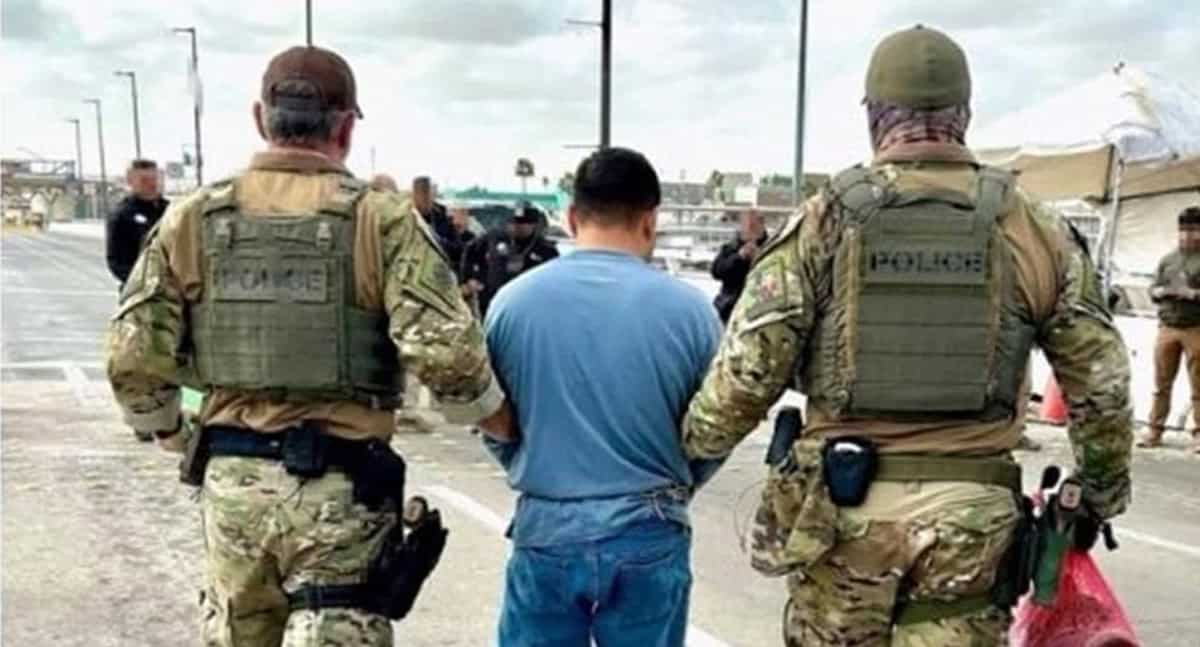 Estados Unidos deporta a policía implicado en el caso Ayotzinapa