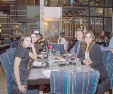 En Mochomos, celebran la vida en cada bocado