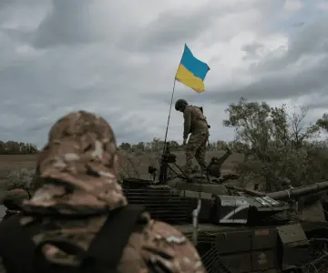 Ucrania cede a tregua de 30 días con Rusia; EU reanuda ayuda militar