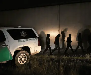 Arrestos de migrantes indocumentados caen 71% en febrero: CBP
