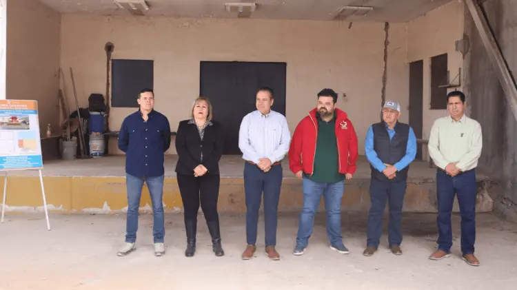 Varias autoridades estuvieron presentes en el arranque de la obra. RAMÓN MUNGUÍA/EXPRESO)