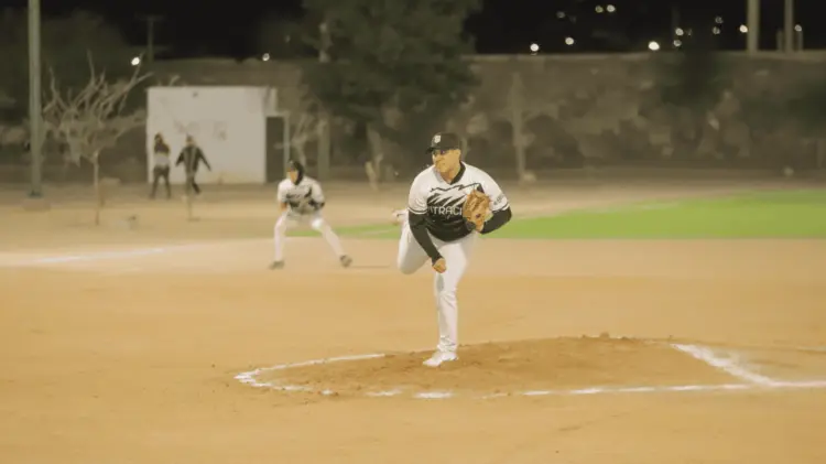 Antracitas se impuso en cerrado duelo a la novena de 5to Nivel. (Foto: Jorge Flores / EXPRESO)