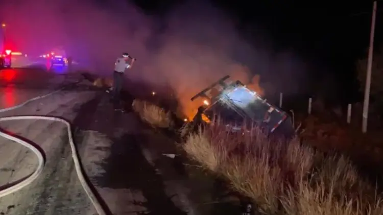 Un tráiler se impactó con un camión mezclador de cemento. (Foto: Especial)