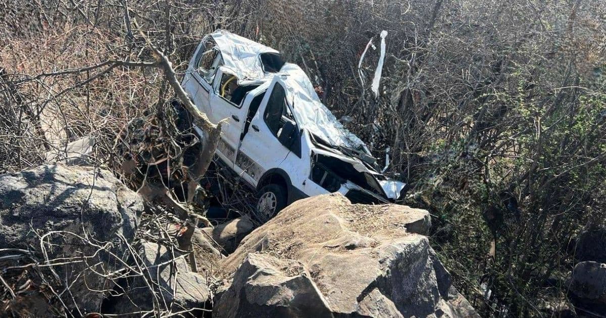 Mueren 6 estudiantes de la UG en aparatoso accidente carretero