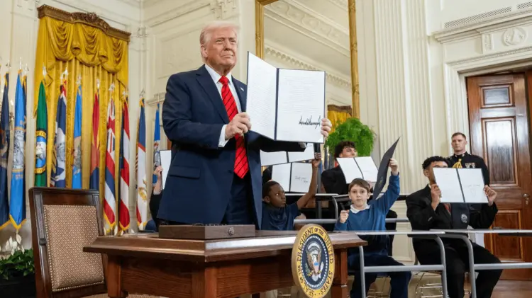 Trump instruyó a la secretaria de Educación a acelerar el cierre. (Foto: Especial/EXPRESO)