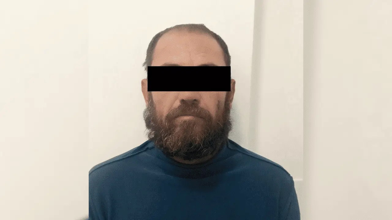 Hombre abusa sexualmente de una mujer de 63 años y le roba 3 dólares