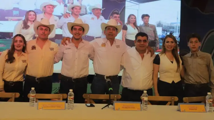 Juan Carlos Ochoa Valenzuela, presidente de la UGRS encabezó la rueda de prensa. (Jorge Flores/EXPRESO)