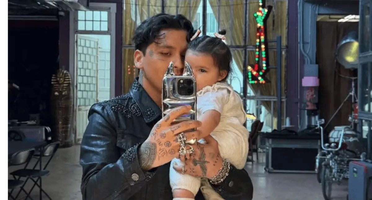 ¿Problemas legales? Christian Nodal omite hablar de su hija