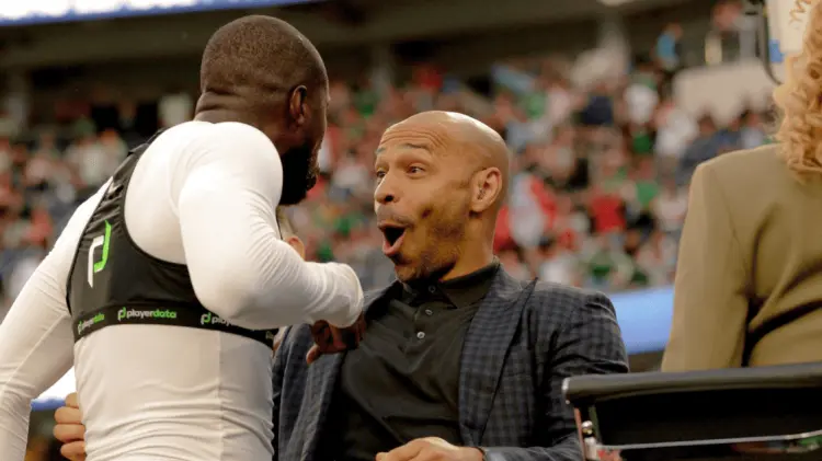 Cecilio Waterman le dejó claro a Thierry Henry que es su ídolo. (Foto: Tomada de redes)