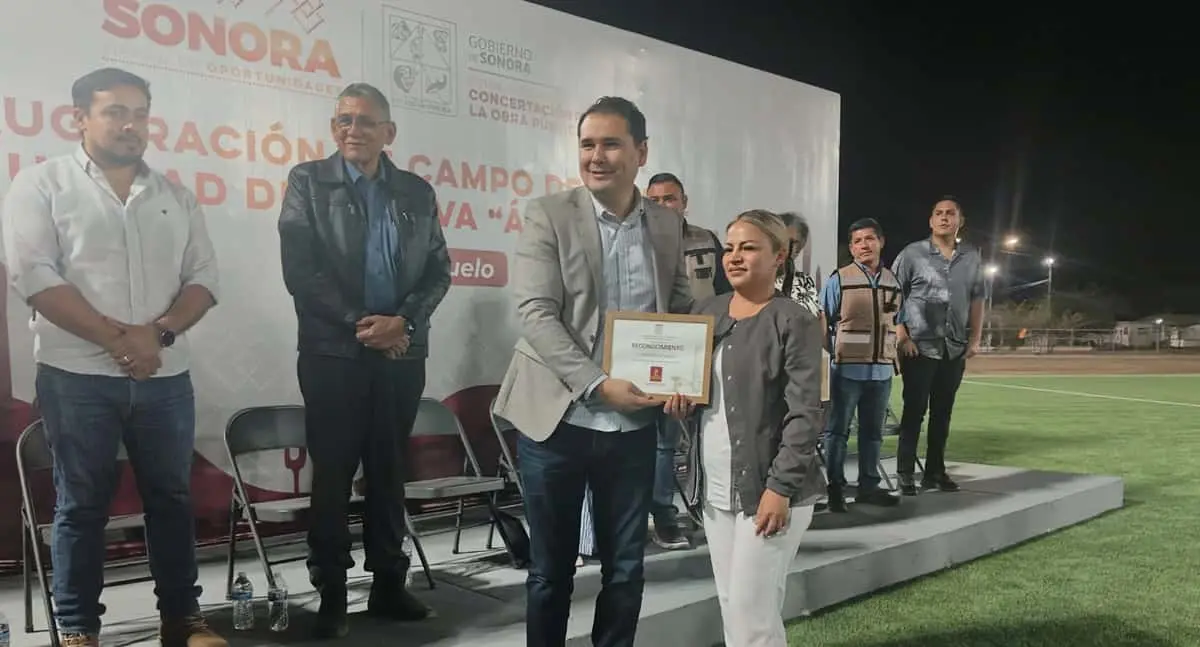 Inauguran campo de futbol en Empalme con inversión de 8 millones de pesos