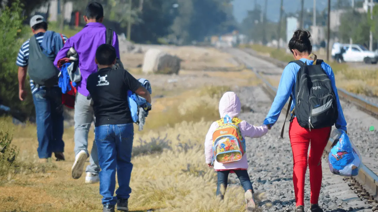 Suspende EU financiamiento de asistencia legal para niños migrantes