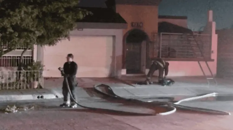 Un hombre que se encontraba en el interior de uno de los inmuebles fue asesinado. (Foto: Especial)