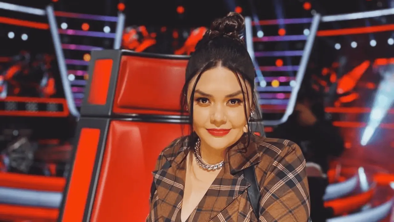 Yuridia se alejará de redes tras accidente cerebrovascular de su padre