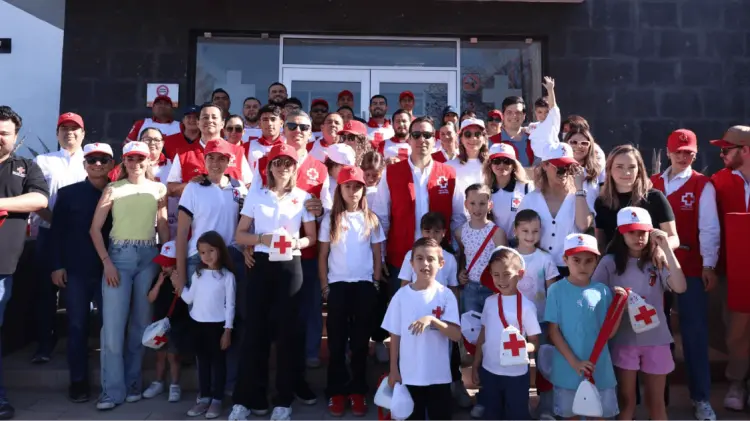 El boteo inició oficialmente en la base Centro de la Cruz Roja. (RAMÓN MUNGUÍA/EXPRESO)