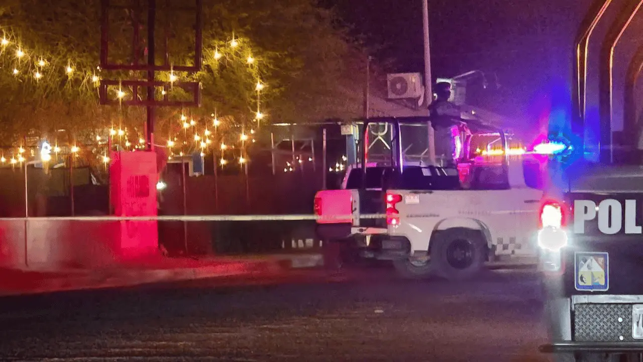Investiga FGJE homicidio en estacionamiento de restaurante en SLRC